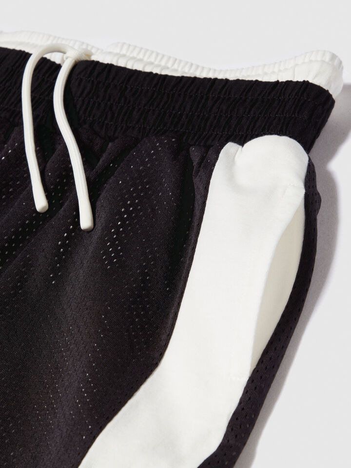 Sporty bermudas - boys' bermudas - Black | Sisley Young image number 2